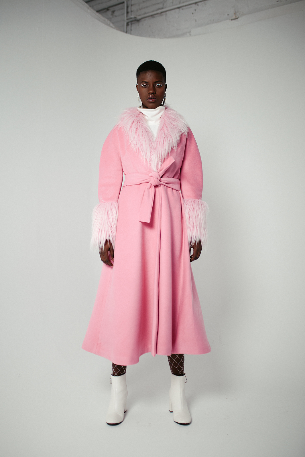 Abrigo rosa efecto con falda capa - Astel Batlle